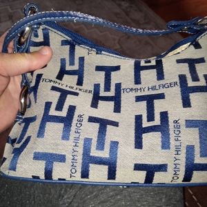 Tommy Hilfiger slouch small logo bag